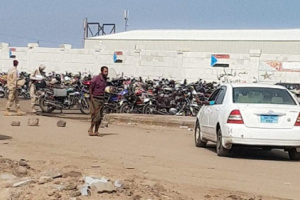 حملة امنية لمصادرة الدراجات النارية وازالة الاستحداثات في عدن