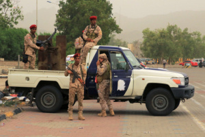 استشهاد 4 جنود وإصابة 6 في انفجار عبوة ناسفة استهدفت طقماً عسكرياً في لحج