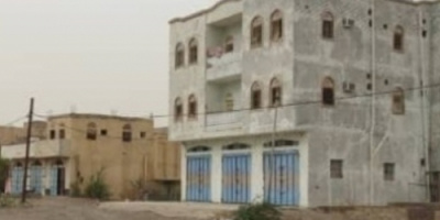 قناصة مليشيات الحوثي تستهدف المدنيين في حيس