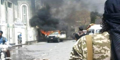 تعز..انفجار عبوة ناسفة في طقم عسكري واصابة مواطنين بجراح
