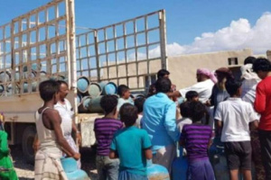 "خليفة الإنسانية" توزع إسطوانات من الغاز المنزلي على أهالي سقطرى
