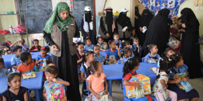 المرأة والطفل بانتقالي لحج توزع هدايا لاطفال روضة الشروق