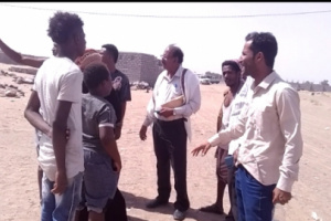 إدارة حقوق الإنسان والقانونية بإنتقالي لحج يطلعا على احوال النازحين بمخيمي صبر وبئر ناصر العند 