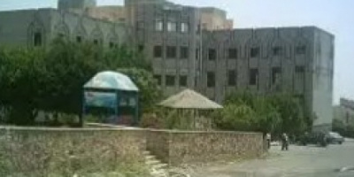 مسلح إخواني يعتدي على طالب داخل جامعة تعز 