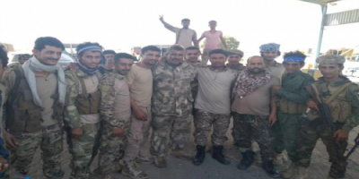   العميد السيد يلتقي بالقائدين الكلدي وحلبوب غرب مدينه زنجبار  "نقطة دوفس"