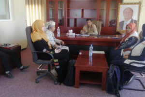 لقاء يجمع قيادة الانتقالي والسلطة المحلية والمجلس النرويجي لمناقشة احتياجات النازحين بأبين