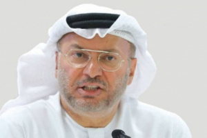 قرقاش: الأسلحة الإيرانية تتدفق إلى المليشيا في اليمن