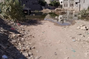 انتقالي خنفر يقوم بجولة ميدانية للاطلاع  على تداعيات تدهور قطاع الصرف الصحي في منطقة باتيس