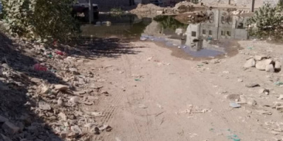 انتقالي خنفر يقوم بجولة ميدانية للاطلاع  على تداعيات تدهور قطاع الصرف الصحي في منطقة باتيس