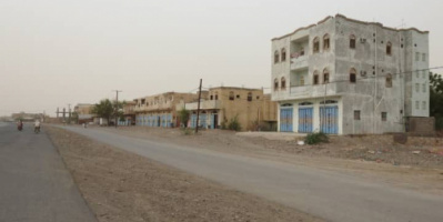 جرائم وانتهاكات الحوثي مليشيات الحوثي تفتح نيران أسلحتها على منازل المواطنين في مدينة حيس