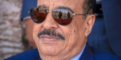 اللواء بن بريك يُعزّي في وفاة المناضل والكاتب السياسي الجنوبي حسن بن حسينون