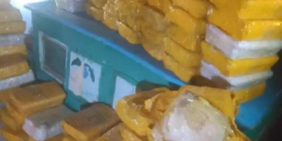 شاهد ضبط "طن" من الحشيش المخدر مع 6 إيرانيين وباكستاني في المهرة.. تفاصيل وصور العملية الأمنية 