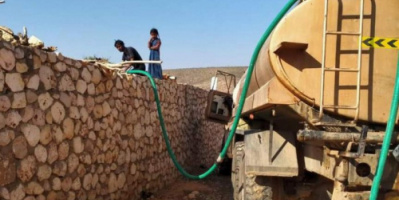 خليفة الإنسانية تغيث القرى النائية "بالمياه" بسقطرى