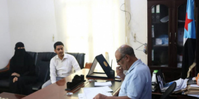 رئيس انتقالي حضرموت يطلع على التحضيرات للافتتاح الرسمي لمركز خالد بن الوليد الطبي 