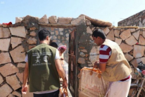 مساعدات إيوائية لـ 270 متضررًا من الأحوال الجوية في سقطرى