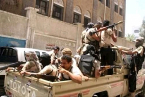 مليشيا الإخوان توسع عملية تمويل الحوثيين بالممنوعات بتعز 