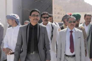 محافظ حضرموت يفتتح ويضع حجر الأساس لعدد من المشاريع الخدمية والتنموية بالوادي والصحراء