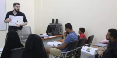 "خليفة الإنسانية " تعزز الطاقم التدريسي بسقطرى بمدرسين أجانب 