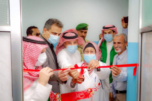 بحضور الشبحي..  محافظ العاصمة عدن يدشن افتتاح وحدة تفتيت حصوات الكلى بمستشفى الجمهورية