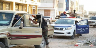 شرطة المكلا مسنودة بقوات النخبة تداهم أوكار لتنظيم القاعدة في الشحر