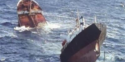 غرق سفينة صيد روسية على متنها 19 صيادا