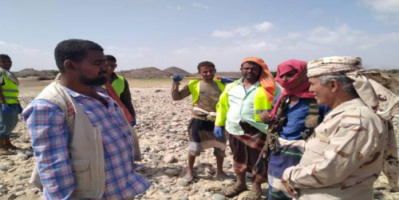رئيس انتقالي ابين يتفقد سير الأعمال الإنشائية بعقمة حسين في وادي حسان