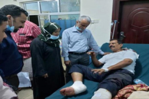 المجلس الإنتقالي الجنوبي يطمئن على جرحى الحادث الإجرامي لمطار عدن
