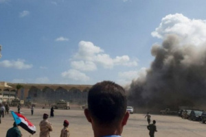 فرنسا تندد بالهجوم الإرهابي على مطار عدن وتجدد دعمها الكامل لحكومة المناصفة