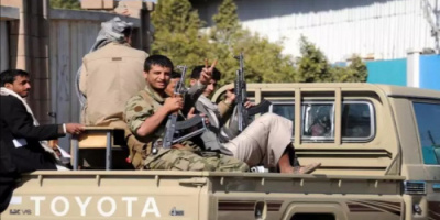 مشرف حوثي يعدم مواطناً في عمران
