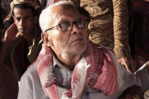 محافظ حضرموت يطمئن على صحة الشخصية الاجتماعية عبد العزيز باحشوان ويوجه بدعم علاجه
