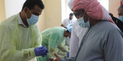 مستشفى خليفة يفحص القادمين إلى سقطرى لكشف مصابي بكورونا 