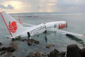 كانت في رحلة محلية .. تحطم طائرة إندونيسية على متنها اكثر من 50 راكب