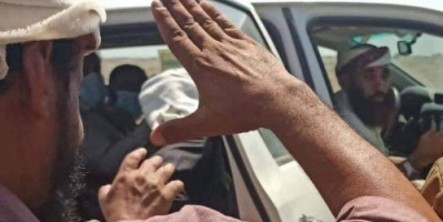 العميد حمدي شكري يكشف أسباب قيام قواته باحتجاز قواطر تهريب الوقود في طور الباحة