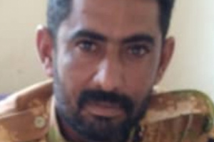 اهالي المسيمير بلحج..مدير شرطة المديرية المدعو ياسين جهظر يستغل منصبه ويقوم هو واخوانه بقبض أموال مقابل السماح بتهريب المشتقات الى مليشيا الحوثي