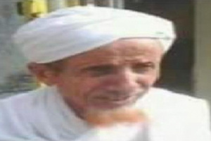 الرئيس الزُبيدي يُعزّي في وفاة الشيخ العلامة محمد صالح رجب إمام وخطيب مسجد النور