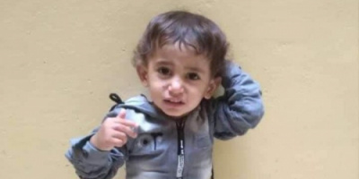 العثور على الطفل حسين داخل فتحة الصرف الصحي بشبوة
