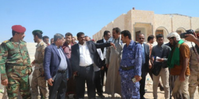 محافظ حضرموت يضع حجر الأساس لعدد من المشاريع الخدمية بمديرية الريدة وقصيعر ويوجه بإنارة ودراسة تطوير المنشأة الرياضية بالريدة