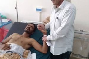 عقب تعرضه لحادث مروري.. مدير عام المضاربة بلحج يطمئن على صحة الملازم عبده الزنقري