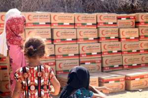 البيان: الإمارات تواصل إغاثة نازحي الساحل الغربي