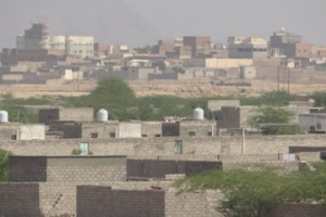مليشيا الحوثي تجدد سلسلة خروقاتها وتقصف الأحياء السكنية في حيس