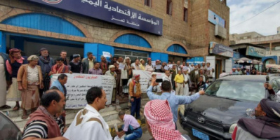 الإخوان يمولون مليشياتهم في تعز برواتب أفراد الجيش اليمني