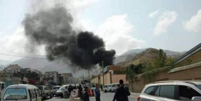 مليشيا الحوثي تحرق محطة وقود وإصابات بين صفوق المواطنين بتعز