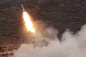 صاروخ لمليشيا الحوثي يخلف ضحايا مدنيين في طور الباحة بلحج