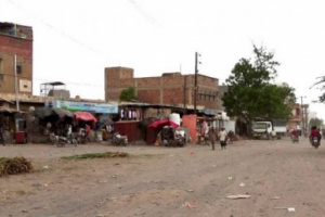 مليشيا الحوثي يكثفون قصفهم على منازل المواطنين بحيس