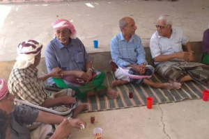 رئيس انتقالي المكلا ينقل تعازي قيادة المجلس لآل باحمران