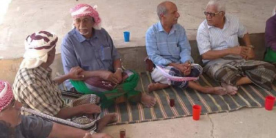 رئيس انتقالي المكلا ينقل تعازي قيادة المجلس لآل باحمران