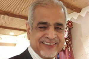 ساخراً من مواجهة الإخوان و الحوثي.. لقور: مسرحية هزلية تنتهي باتفاق على خروج الإخوان و تسليم سلاحهم للحوثة