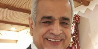 ساخراً من مواجهة الإخوان و الحوثي.. لقور: مسرحية هزلية تنتهي باتفاق على خروج الإخوان و تسليم سلاحهم للحوثة