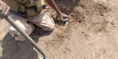 تفكيك ونزع شبكة ألغام حوثية داخل حي سكني في مدينة الحديدة 
