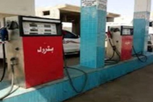 انتقالي خنفر يتفقد التزام محطات المحروقات بتسعيرة البيع